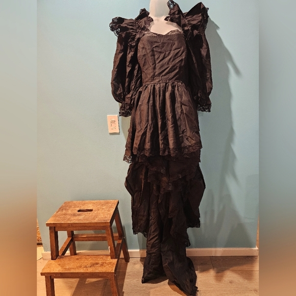 SELKIE CAVIAR DUCHESS SUGARFRILL DRESS IN BLACK - Picture 3 of 8